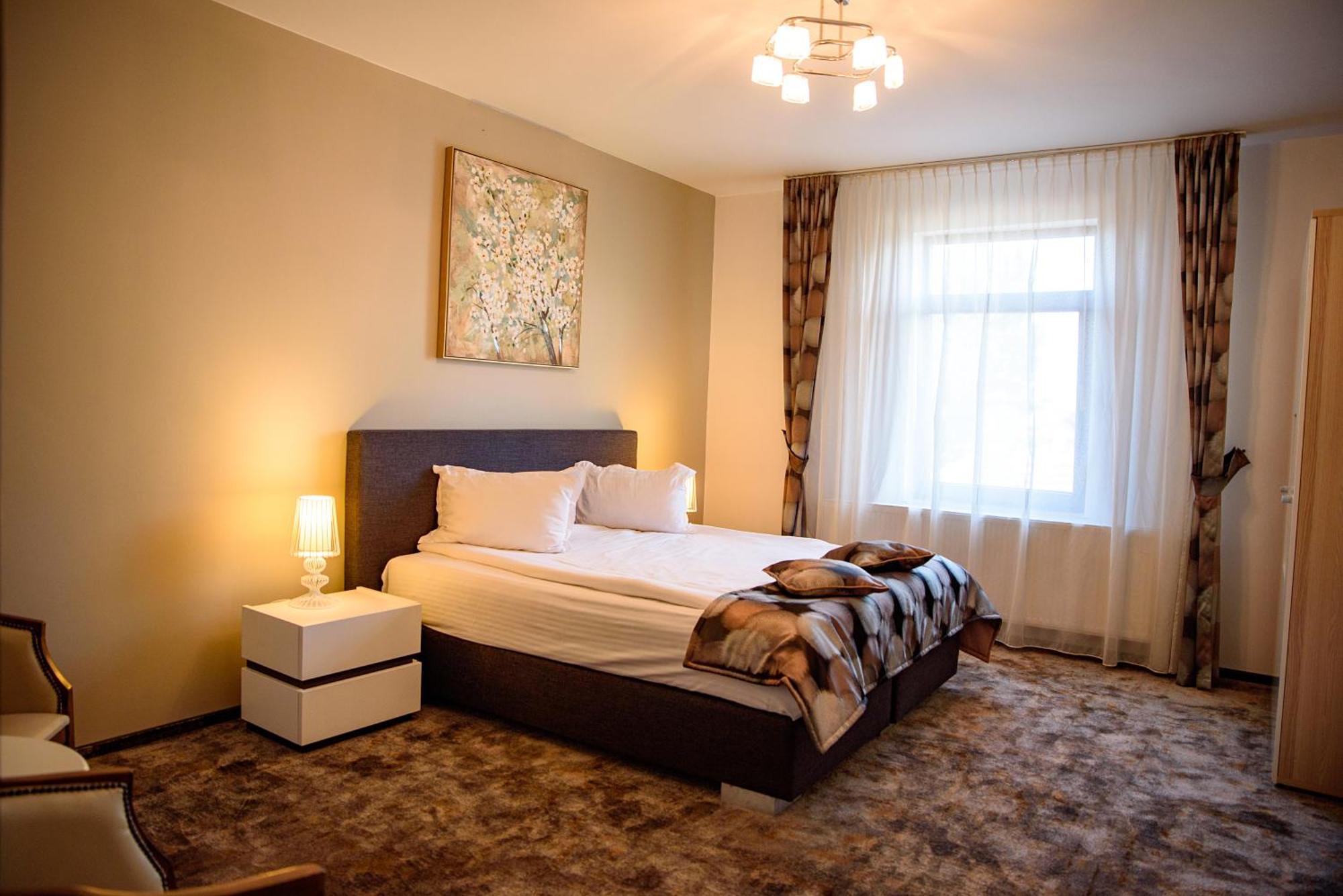 Hotel Stefani Sibiu Ngoại thất bức ảnh