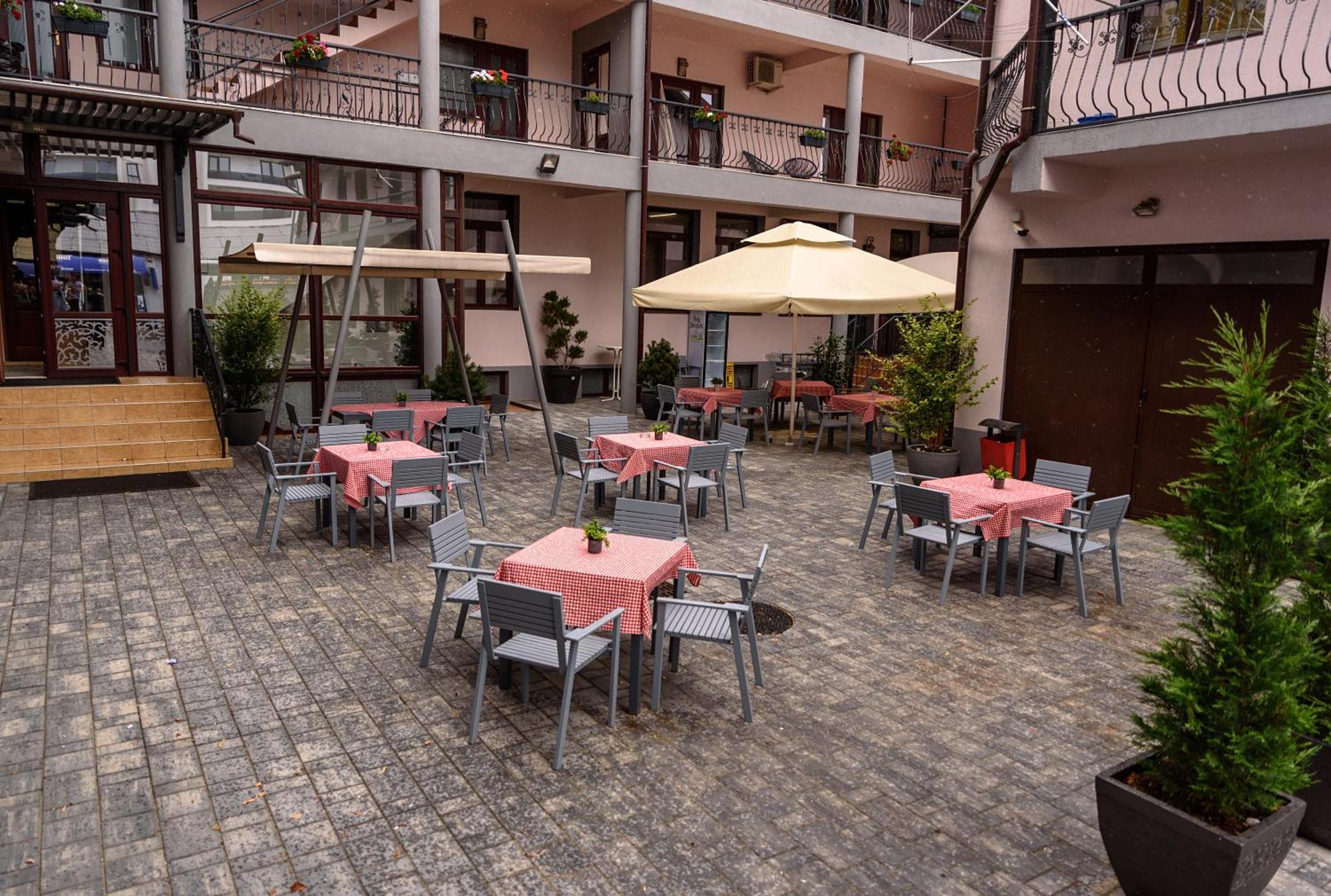 Hotel Stefani Sibiu Ngoại thất bức ảnh