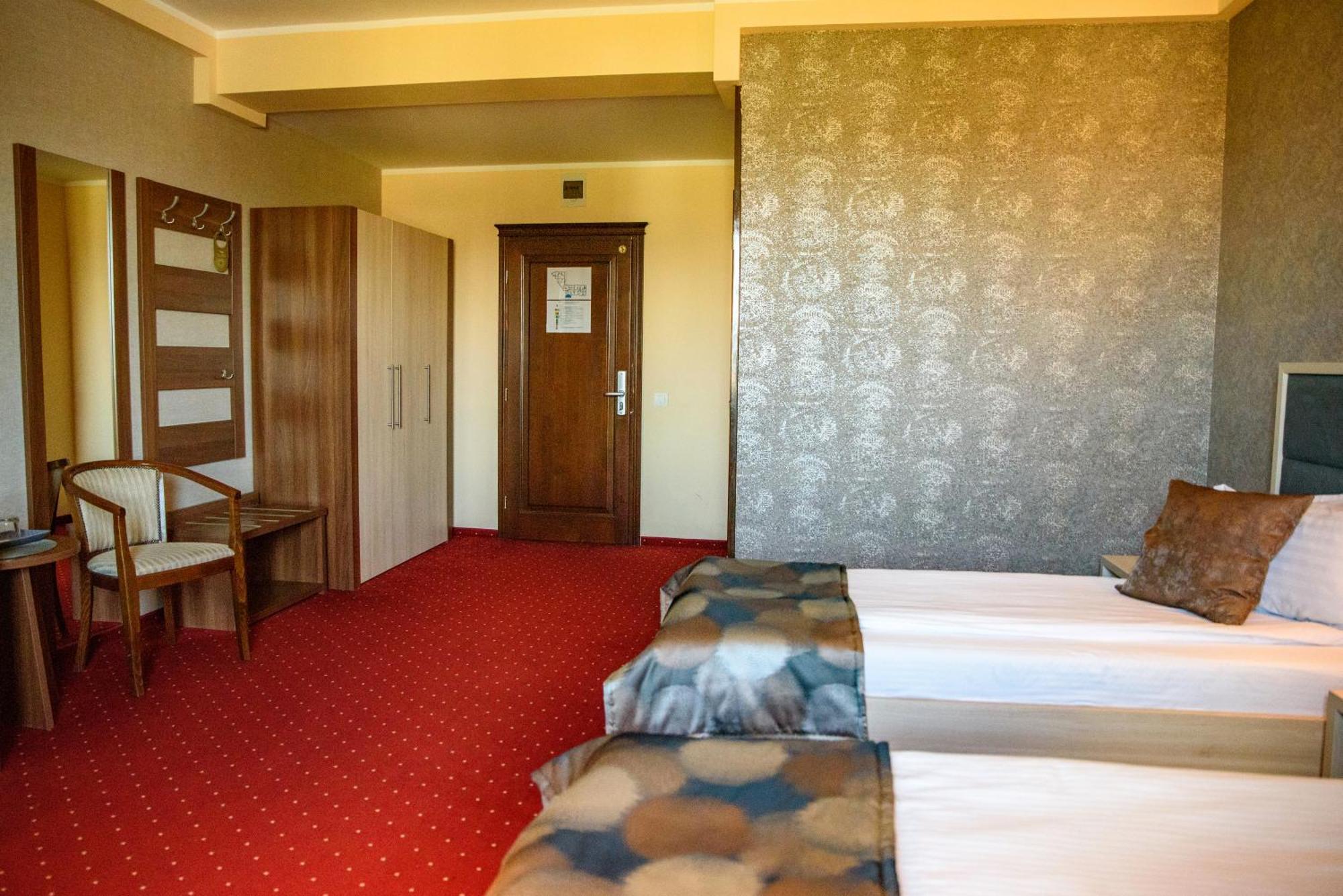Hotel Stefani Sibiu Ngoại thất bức ảnh