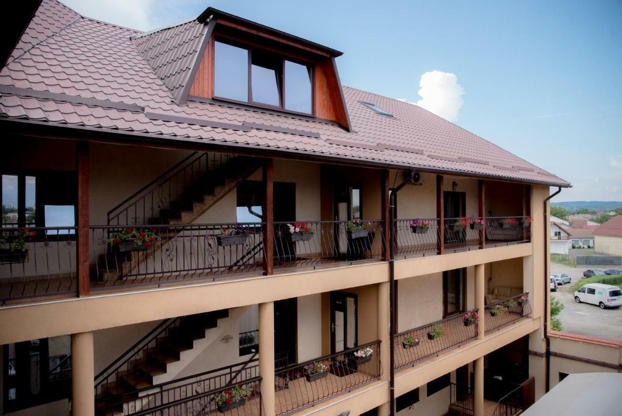 Hotel Stefani Sibiu Ngoại thất bức ảnh